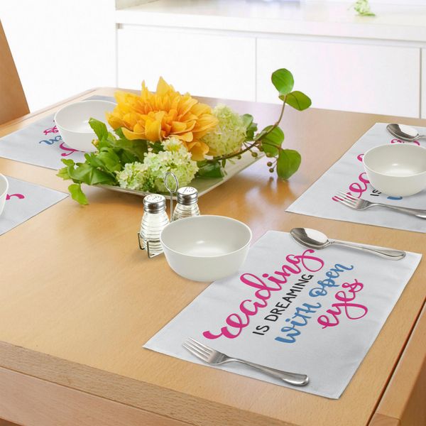 Abakuhaus Tovagliette, La Lettura Sogna Ad Occhi Aperti - Stampa Con Citazione Su Sfondo Bianco, Tiscjdeco In Tessuto Resistente Al Lavaggio Per La Sala Da Pranzo E La Cucina, Azzurro Magenta Nero-image