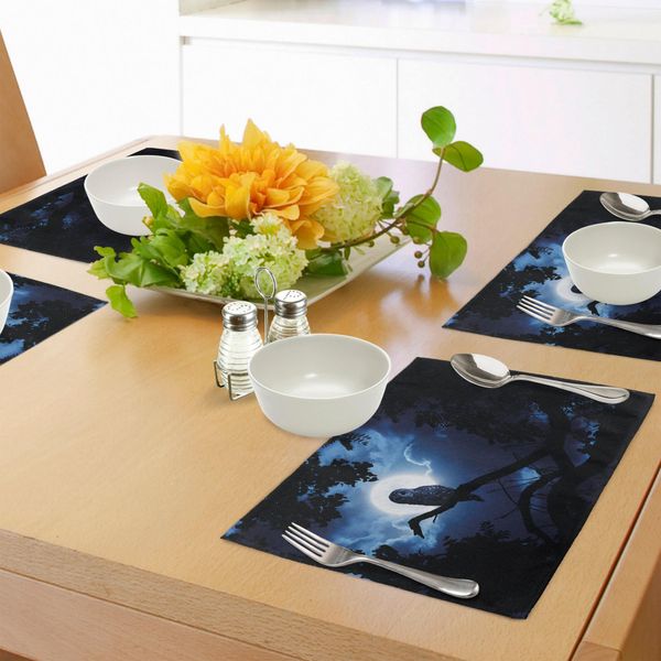 Tovagliette Abakuhaus Nacht, Notte Tranquilla Nella Foresta Alberi Al Chiaro Di Luna E Gufo Su Un Ramo - Scena Tranquilla, Tiscjdeco In Tessuto Resistente Al Lavaggio Per La Sala Da Pranzo E La Cucina, Bianco, Nero, Blu-image
