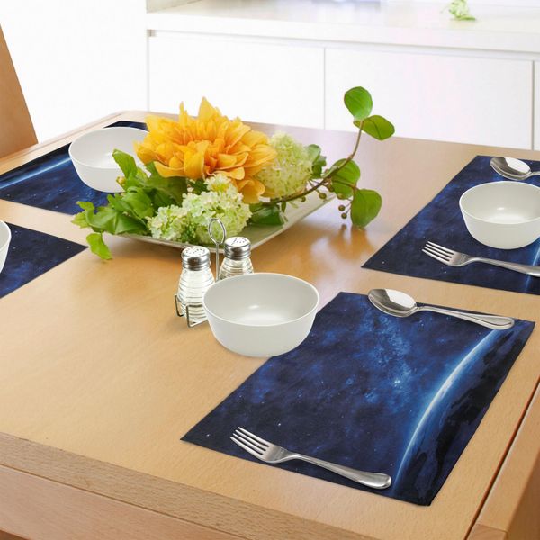 Tovagliette Abakuhaus Welt, Vista Della Terra Di Notte Dallo Spazio, Atmosfera, Stelle, Fantastica Galassia Cosmica, Nebulosa, Tiscjdeco In Tessuto Resistente Al Lavaggio Per La Sala Da Pranzo E La Cucina, Bianco E Blu-image