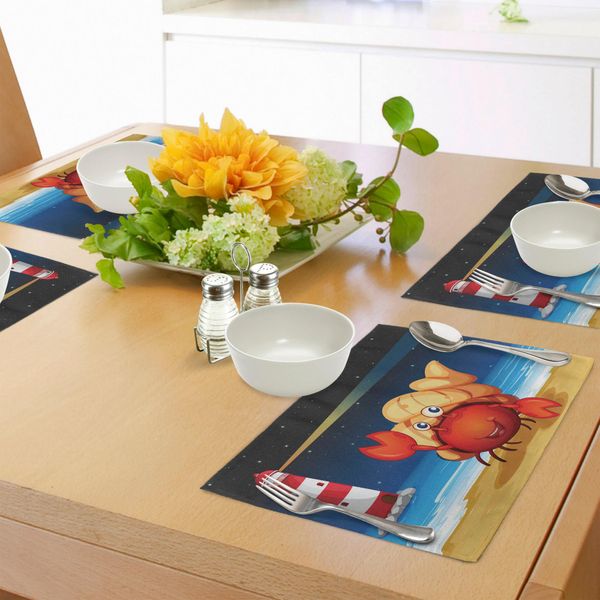 Tovagliette Abakuhaus Con Motivo A Granchi, Illustrazione Di Animali Marini Sotto Una Conchiglia Sulla Spiaggia Di Notte Con Un Faro, Tiscjdeco In Tessuto Resistente Al Colore Per La Sala Da Pranzo E La Cucina, Multicolore-image