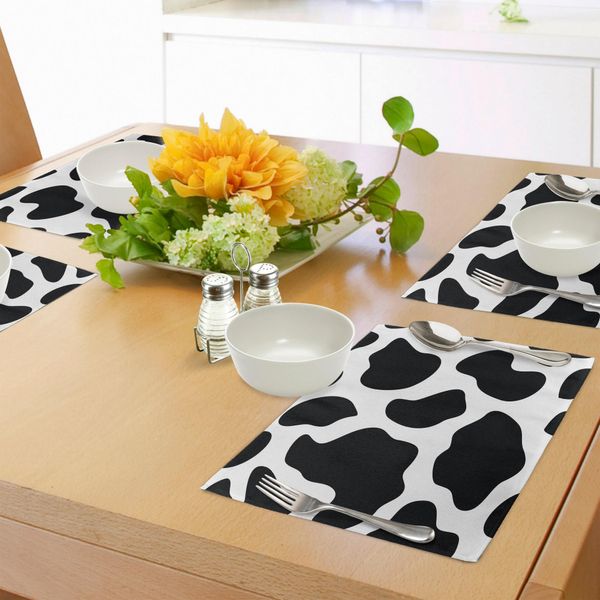 Tovagliette Abakuhaus Con Stampa Mucca, Motivo Nascosto Una Mucca Con Macchie Nere Stile Astratto E Semplice Stampa Barnyard Life, Decorazione Da Tavola In Tessuto Resistente Al Lavaggio Per La Sala Da Pranzo E La Cucina, Bianco E Nero-image
