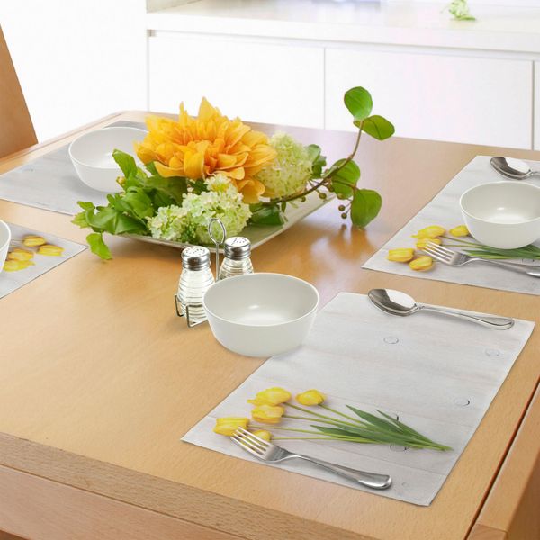 Tovagliette Abakuhaus Gialle, Tulipani Colorati Su Una Tavola Rustica In Legno Bianco E Giallo Con Tema Primaverile, Decorazioni Da Tavola In Tessuto Resistente Al Lavaggio Per La Sala Da Pranzo E La Cucina, Verde Lime, Giallo E Bianco.-image