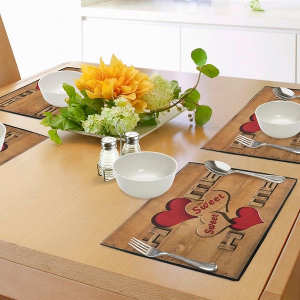 Abakuhaus Casa Dolce Casa, Felicità Assoluta Tovagliette, Parole Con Cuori Su Una Casa Di Legno Con Assi, Tiscjdeco In Tessuto Resistente Al Colore Per La Sala Da Pranzo E La Cucina, Marrone Chiaro Nero Rosso-image