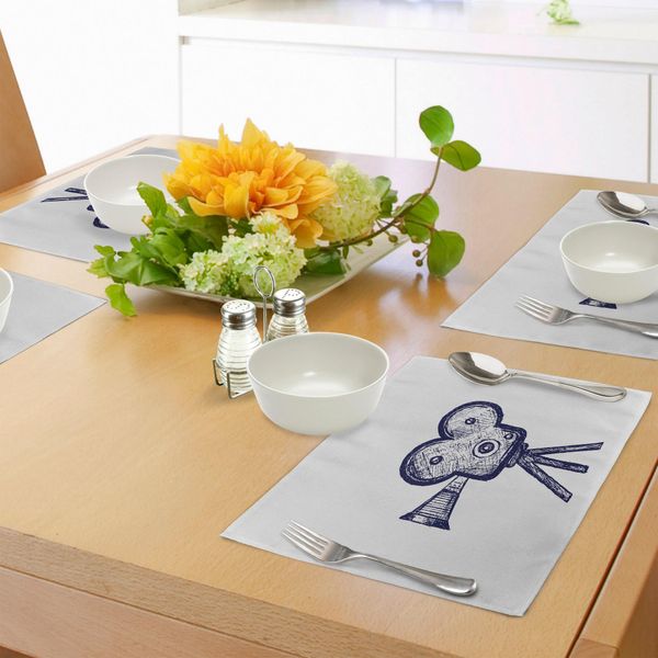 Tovagliette Abakuhaus, Disegno A Mano Di Un Videoproiettore Nel Simbolo Blu Del Cinema, Tovaglietta Decorativa In Tessuto Resistente Al Lavaggio Per La Sala Da Pranzo E La Cucina, Blu Violetto Grigio-image