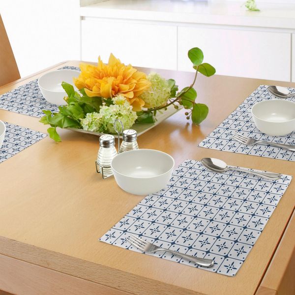 Abakuhaus Tovagliette Olandesi, Classico Motivo Olandese Delft Con Quadrati A Scacchi E Motivi Floreali, Tiscjdeco In Tessuto Resistente Al Lavaggio Per La Sala Da Pranzo E La Cucina, Blu Scuro E Bianco-image