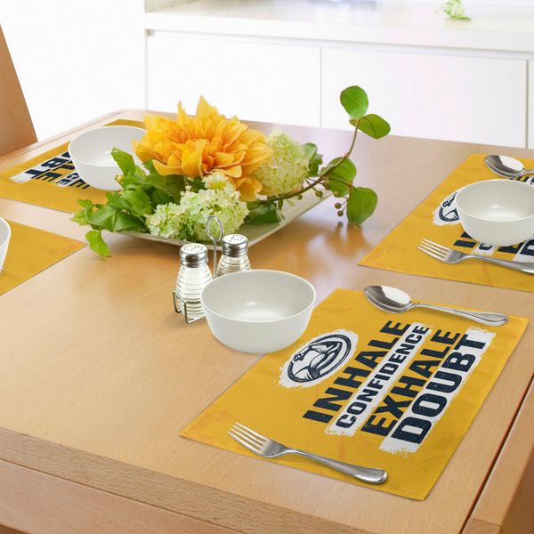 Abakuhaus Inspira Espira Tovagliette, Citazione Motivazionale Con Muscoli, Braccia, Sport, Fiducia, Attività, Tiscjdeco In Tessuto Resistente Al Lavaggio Per Sala Da Pranzo E Cucina, Marrone, Giallo, Indaco, Bianco-image