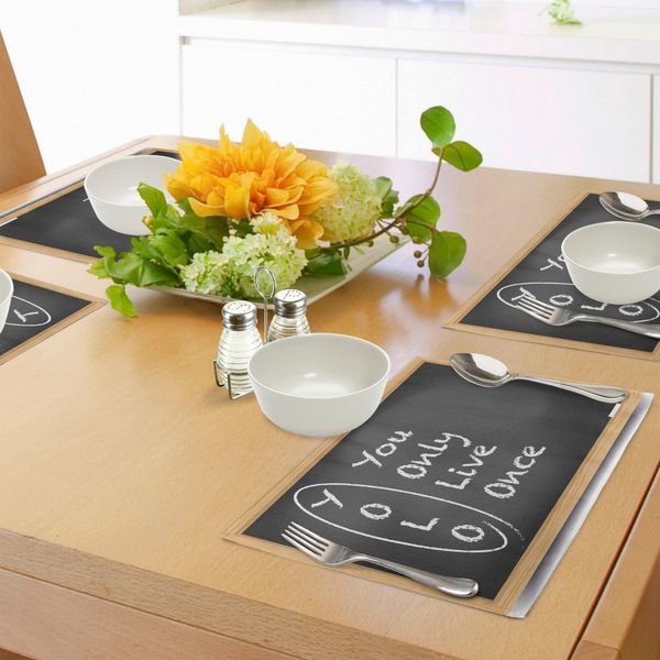 Tovagliette Abakuhaus Yolo, Illustrazione A Tema Aula Scolastica Con Abbreviazioni Sullo Sfondo Della Tavola, Tiscjdeco In Tessuto Resistente Al Colore Per La Sala Da Pranzo E La Cucina, Grigio Antracite, Marrone Chiaro, Bianco-image