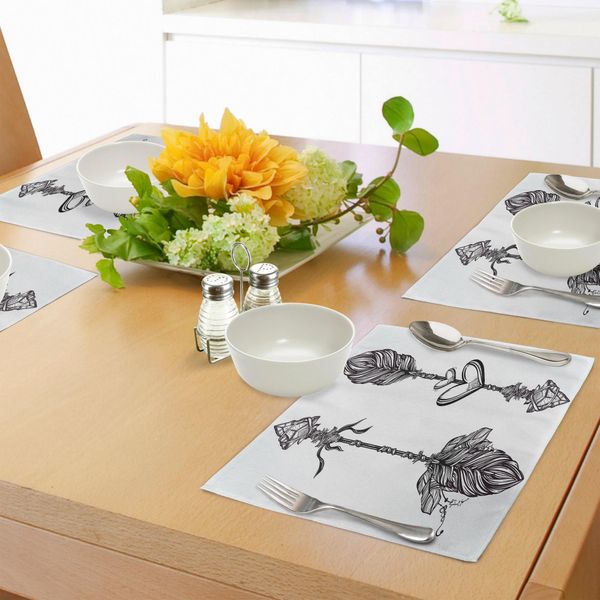 Tovagliette Abakuhaus, Motivo Indiano Monocromatico A Forma Di Cuore Con Composizione Artistica Di Frecce Tatuate, Tiscjdeco In Tessuto Resistente Al Lavaggio Per La Sala Da Pranzo E La Cucina, Bianco E Nero-image