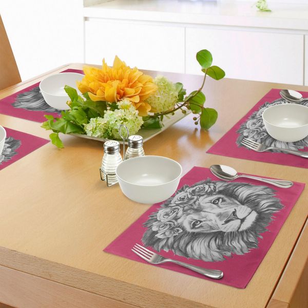 Tovagliette Abakuhaus Con Motivo Leone, Ritratto Di Un Animale Esotico Africano Da Safari Con Una Corona Di Fiori, Tiscjdeco In Tessuto Resistente Al Lavaggio Per La Sala Da Pranzo E La Cucina, Magenta, Bianco E Grigio-image
