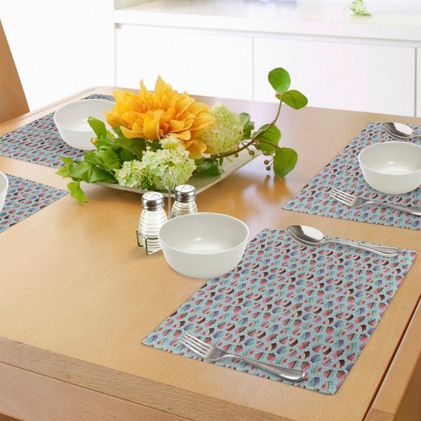 Tovagliette Abakuhaus, Motivo Con Deliziosi Cupcake Con Decorazioni A Forma Di Rosa E Ciliegia Su Sfondo A Cuori, Decorazioni Da Tavola In Tessuto Resistente Ai Colori Per La Sala Da Pranzo E La Cucina, Multicolore-image