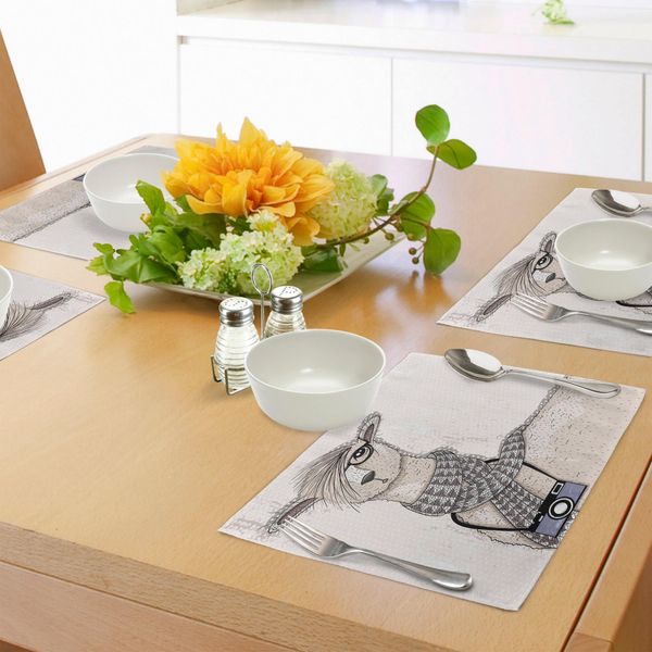 Tovagliette Abakuhaus Con Animali, Lama Con Sciarpa E Occhiali Hipster Animale Su Sfondo Beige A Pois, Decorazione Da Tavola In Tessuto Resistente Ai Colori Per La Sala Da Pranzo E La Cucina, Multicolore-image