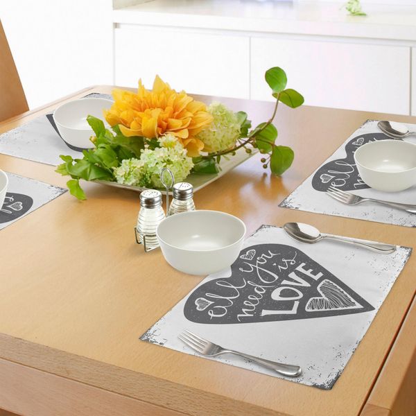 Tovagliette Abakuhaus Con Citazione, Tutto Ciò Di Cui Hai Bisogno è Amore, Frase Tipografica Su Sfondo Retrò Grungy A Forma Di Cuore, Tiscjdeco In Tessuto Resistente Al Lavaggio Per La Sala Da Pranzo E La Cucina, Bianco E Grigio-image