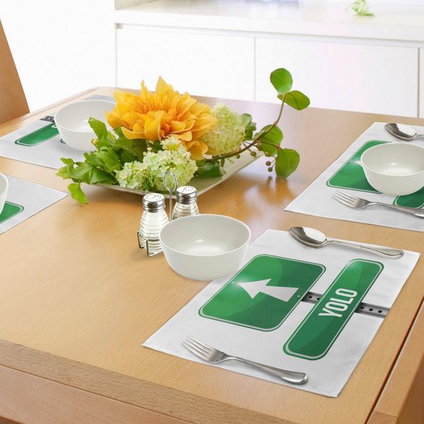 Tovagliette Abakuhaus Yolo, Cartello Stradale Che Indica La Direzione Da Seguire Con Slogan Contemporaneo Sul Tema Della Libertà, Decorazione Da Tavola In Tessuto Resistente Al Lavaggio Per La Sala Da Pranzo E La Cucina, Bianco, Verde E Grigio-image
