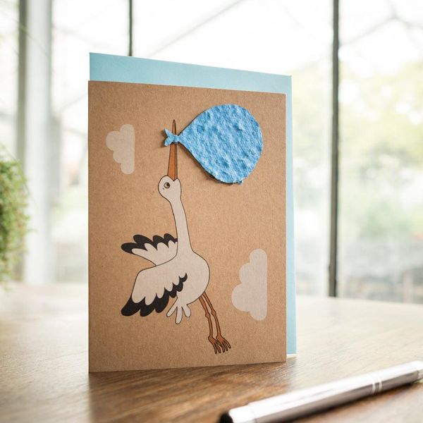 Die StadtgäRtner - Biglietto Di Auguri Per La Nascita Con Carta Da Seme I Biglietto Di Auguri Sostenibile Per La Nascita Con Motivo Cicogna I Carta Da Seme Con Semi Di Fiori Selvatici I Biglietto Con Busta I 10,5 X 14,8 Cm (Din A6)-image