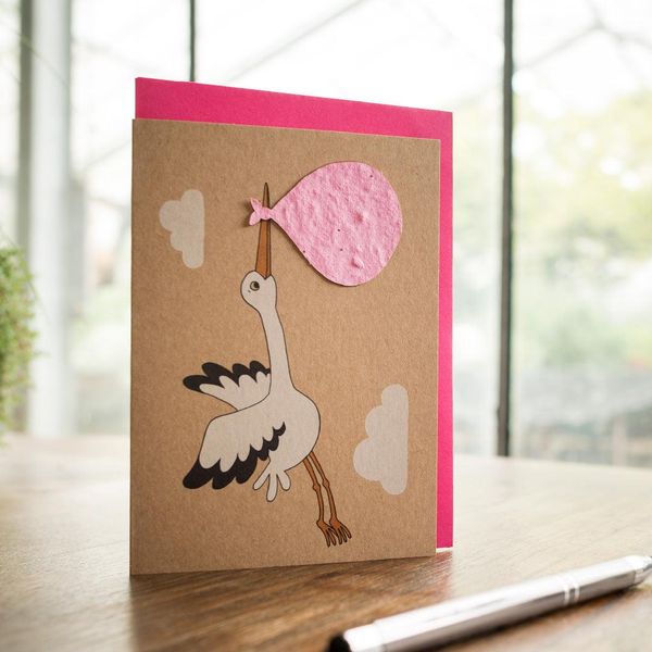 Die StadtgäRtner - Biglietto Di Auguri Per La Nascita Con Carta Da Seme I Biglietto Di Auguri Sostenibile Per La Nascita Con Motivo Di Cicogna I Carta Da Seme Con Semi Di Fiori Selvatici I Biglietto Con Busta I 10,5 X 14,8 Cm (Din A6)-image