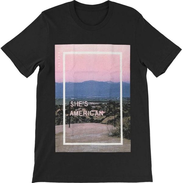 The 1975 - Maglietta "She's American"" Per Uomo/Donna Unisex RO6312 (L) (Nero)"-image