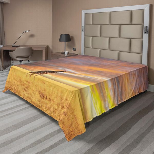 Abakuhaus Lenzuolo Safari, Giraffa Nella Savana Cielo Nuvoloso Colorato All'alba Immagine Autunnale Di Prateria, Morbido E Confortevole Lenzuolo Superiore Per Un Letto Decorativo 1 Pezzo 275 Cm X 260 Cm, Giallo E Pesca-image