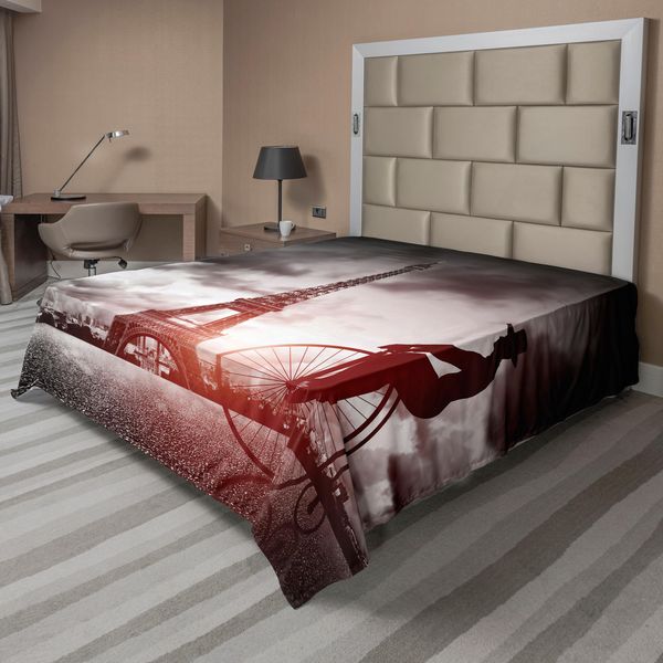 Abakuhaus Lenzuolo Torre Eiffel, Uomo Su Bicicletta Retrò Accanto Alla Torre Eiffel Parigi Francia Dramatic Sun, Morbido E Confortevole Lenzuolo Superiore Per Un Letto Decorativo 1 Pezzo 266 Cm X 260 Cm, Nero Grigio Rosa-image