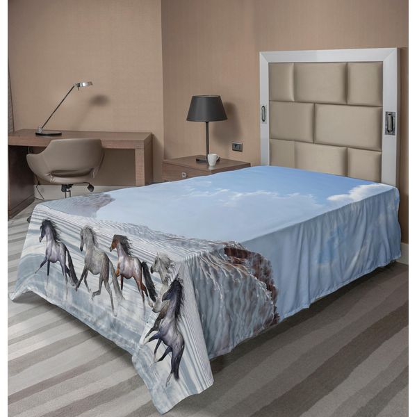 Abakuhaus Lenzuolo Con Cavalli, Branco Di Cavalli Selvaggi Che Corrono Nella Neve In Una Fresca Giornata Invernale, Immagine Meravigliosa, Lenzuolo Morbido E Confortevole Per Un Letto Decorativo, 1 Pezzo, 260 Cm X 168 Cm, Blu E Bianco.-image