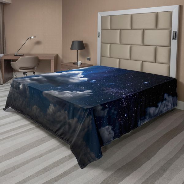 Abakuhaus Lenzuolo Wolken, Celestial Solar Notte Scena Stelle Luna E Nuvole Cielo Spazio In Tema Cosmos, Morbido E Confortevole Lenzuolo Superiore Per Un Letto Decorativo 1 Pezzo 266 Cm X 260 Cm, Blu Scuro Bianco-image