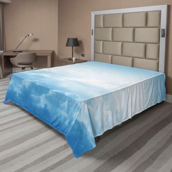 Abakuhaus Lenzuolo Wolken, Soffici Nuvole Sopra Il Suolo, Vapore D'acqua, Immagini Oniriche Fluttuanti, Morbido E Confortevole Lenzuolo Superiore Per Un Letto Decorativo, 1 Pezzo, 260 Cm X 228 Cm, Blu E Bianco-image