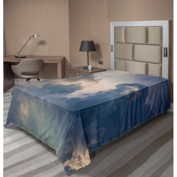 Abakuhaus Lenzuolo Wolken, Majestic Rain Storm Nuvole Nel Cielo Alto Sopra Il Suolo Paesaggio Ambientale, Morbido E Confortevole Lenzuolo Superiore Per Un Letto Decorativo 1 Pezzo 190 Cm X 100 Cm, Blu Bianco-image