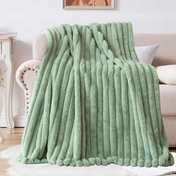 Lussuosa Coperta Di Peluche - Morbida Coperta Soffice Per Divani, Coperta Di Pelliccia Sintetica, Coperta Calda Per Divano Letto, Verde Chiaro, 130X160Cm-image