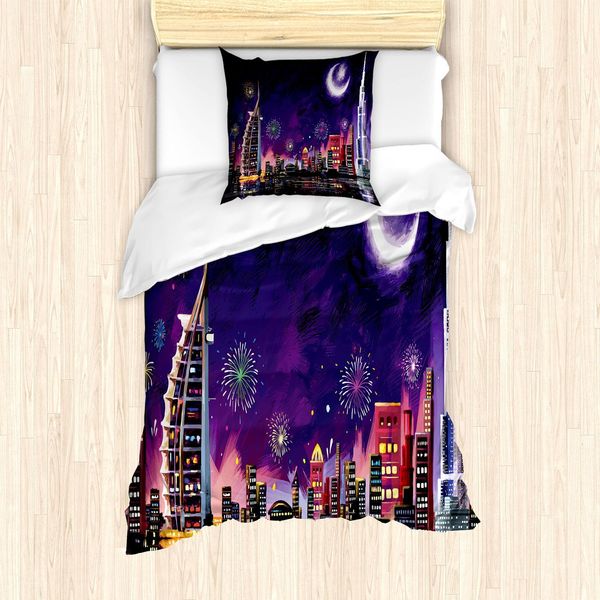 Abakuhaus Set Copripiumino Paesaggio, Illustrazione Della Festa Dell'eid Di Notte A Dubai Con Grattacieli E Fuochi D'artificio, 135 X 200 Cm + 80 X 80 Cm, Viola-image