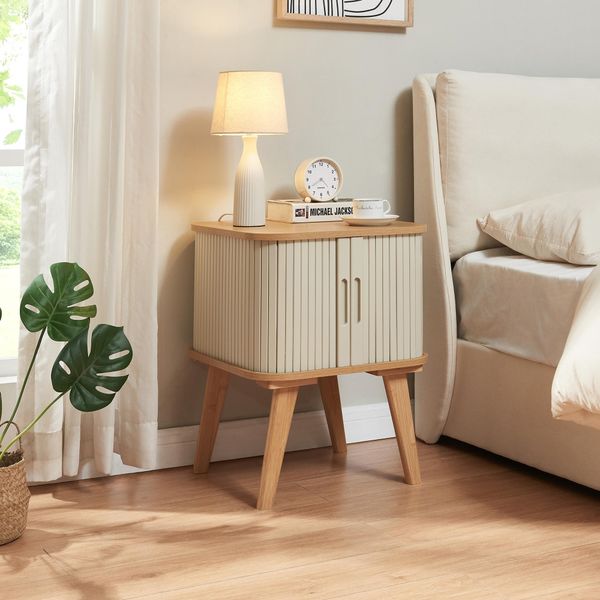 Tavolino 'TysvæR' Con 2 Ante Scorrevoli 59 X 45 X 45 Cm Bambù / Bianco Crema-image