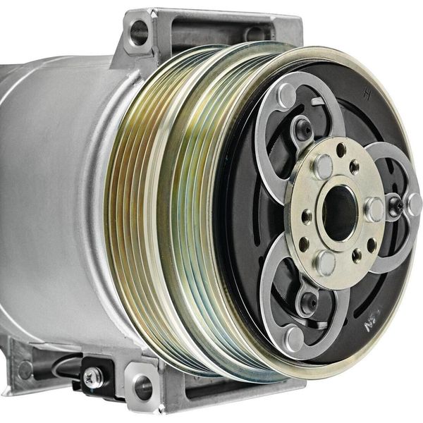 Valeo 813323 - Compressore Aria Condizionata Oe 1388316 Per Focus C-Max (DM2), Focus Ii, Kuga I, C30 (533), C70 Ii Cabriolet (542), S40 Ii (544), V50 (545)-image