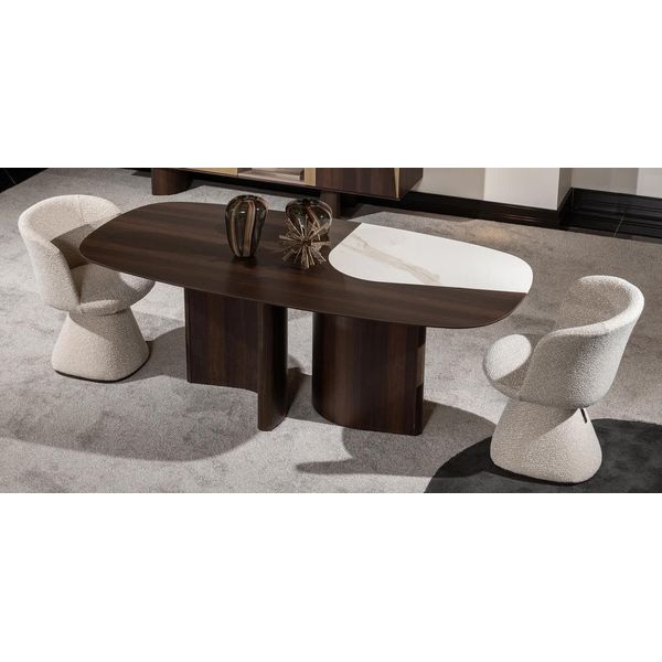 Elegante Set Da Pranzo In Legno Marrone Dal Design Raffinato-image