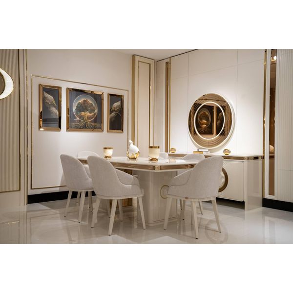 Elegante Sala Da Pranzo In Beige Con Tavolo E Sedie In Legno-image