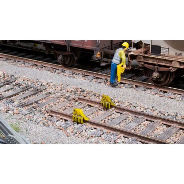 Chiodi Per Binari Noch®, 0,7 X 0,3 Cm, 10 Pezzi Per Binari Ferroviari A Scartamento H0, Perfettamente Colorati A Mano E In Miniatura 3D-image