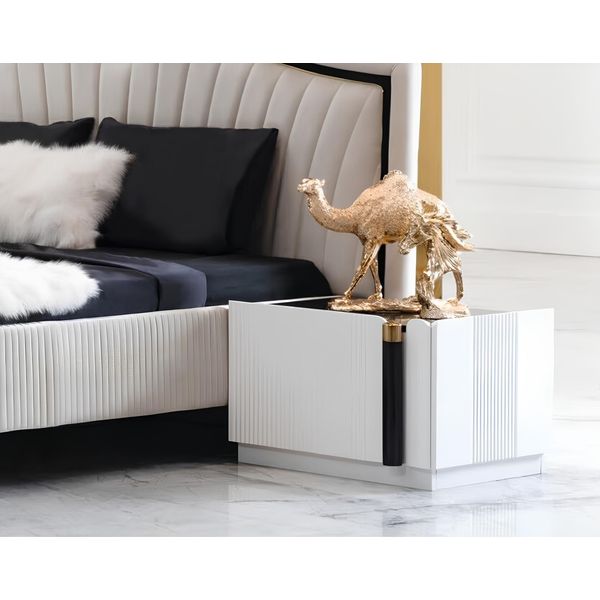 Tavolo Da Letto Comodini Comodino In Legno Consolle Da Letto Tavolino Di Design-image