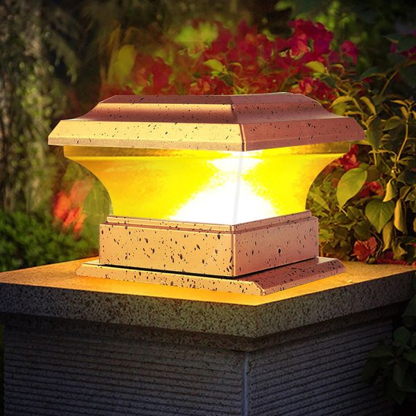 Luci Di Palo Di Recinzione Di Energia Solare Impermeabile Giardino All'aperto Paesaggio Yard Lampada Pilastro Luce Calda-image