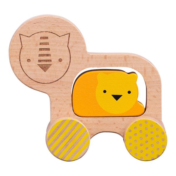 Petit Collage Leone Di Legno Su Ruote-image