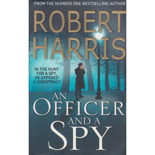 : An Officer And A Spy (Libro Inglese)-image