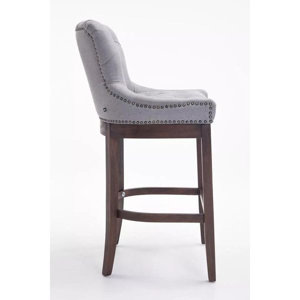 In And Outdoorsgabello Da Bar Marie - Stile Chesterfield - Grigio Chiaro - Tessuto - Gambe In Legno Antico - Altezza Seduta 74 Cm - Con Schienale E Poggiapiedi - Con Chiodi In Ottone - Deluxe-image