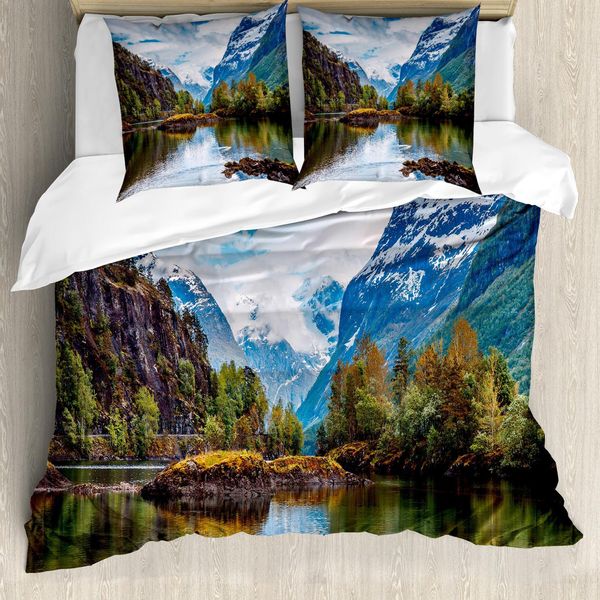 Set Copripiumino Abakuhaus Natur, Catena Montuosa Norvegese Con Cime Innevate E Lago, Paesaggio Nordico, 155 X 220 Cm + 80 X 80 Cm, Multicolore-image