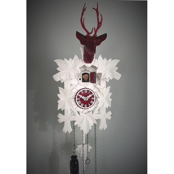 Orologio A Cucù Moderno Realizzato Nella Foresta Nera-image