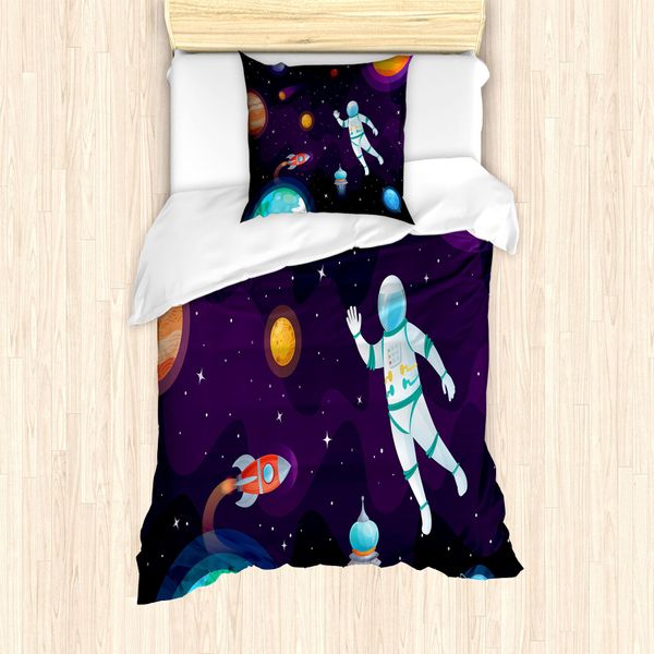 Abakuhaus Universo Set Copripiumino Per Letti Singoli, Astronauta Nello Spazio Sistema, Antiacaro Adatto A Chi Soffre Di Allergie Con Federa, 135 Cm X 200 Cm - 80 X 80 Cm, Viola Scuro Multicolore-image