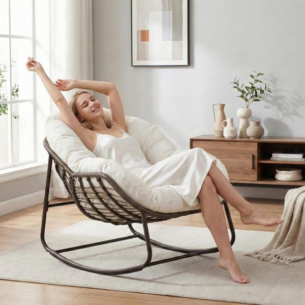 Lvhom Sedia A Dondolo Da Giardino Con Cuscino Imbottito, Sedia In Rattan Con Struttura In Acciaio, Sedia A Dondolo Per Esterni, Poltrona Per Balcone, Bianco Panna-image