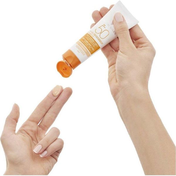 Vichy Capital Soleil 3In1 Anti-Macchie Colorate SPF50+-image