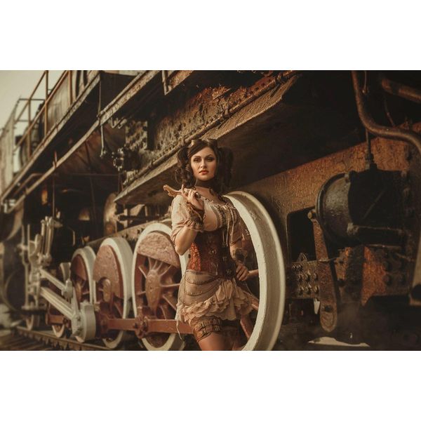 Fototapete Papermoon "Steampunk Frau Vor Zug", Bunt, B:5M L:2,8M, Vlies, Tapeten-image