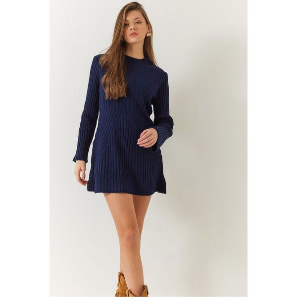 Rippstrick-Kleid Mit Rundhalsausschnitt-image