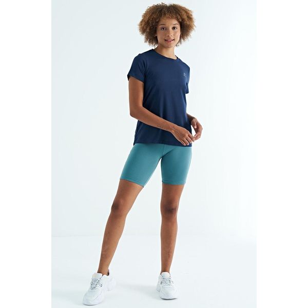 Damen Entspanntes T-Shirt Mit Rundhalsausschnitt Und Seitlichen Schlitzen-image
