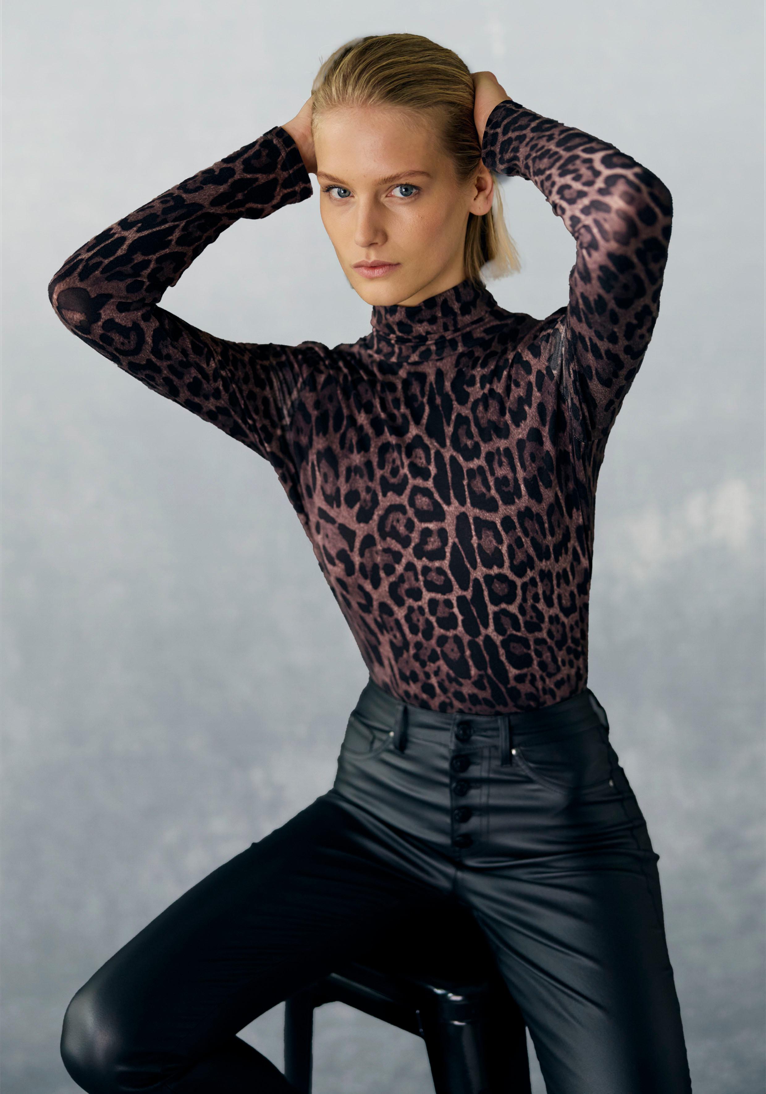 Rollkragenshirt Lascana, Damen, Gr. 40/42, Braun (Braun Bedruckt), Jersey, Obermaterial: 95% Viskose, 5% Elasthan, Bedruckt, Figurbetont HüFtlang, Shirts, Mit Animalprint, Jerseyshirt, Modisches Basic
