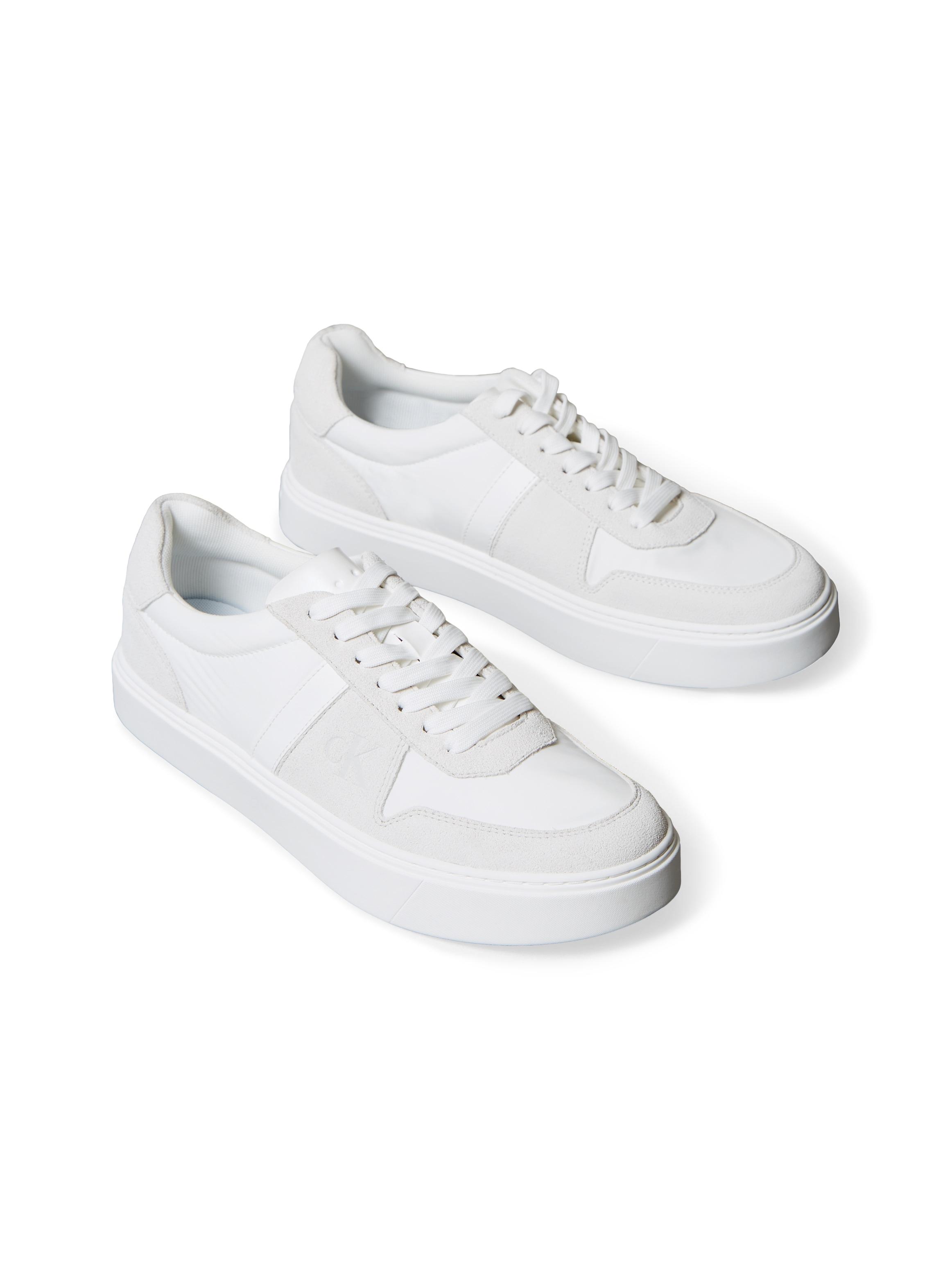 Sneaker Calvin Klein Jeans "Classic Cups Lace Mix Emb Tongue", Herren, Gr. 44, Weiß, Leder, Lederimitat, Unifarben, Schuhe Sneaker, SchnüRschuh, Basket-Sneaker, Freizeitschuh In Sportiver Optik