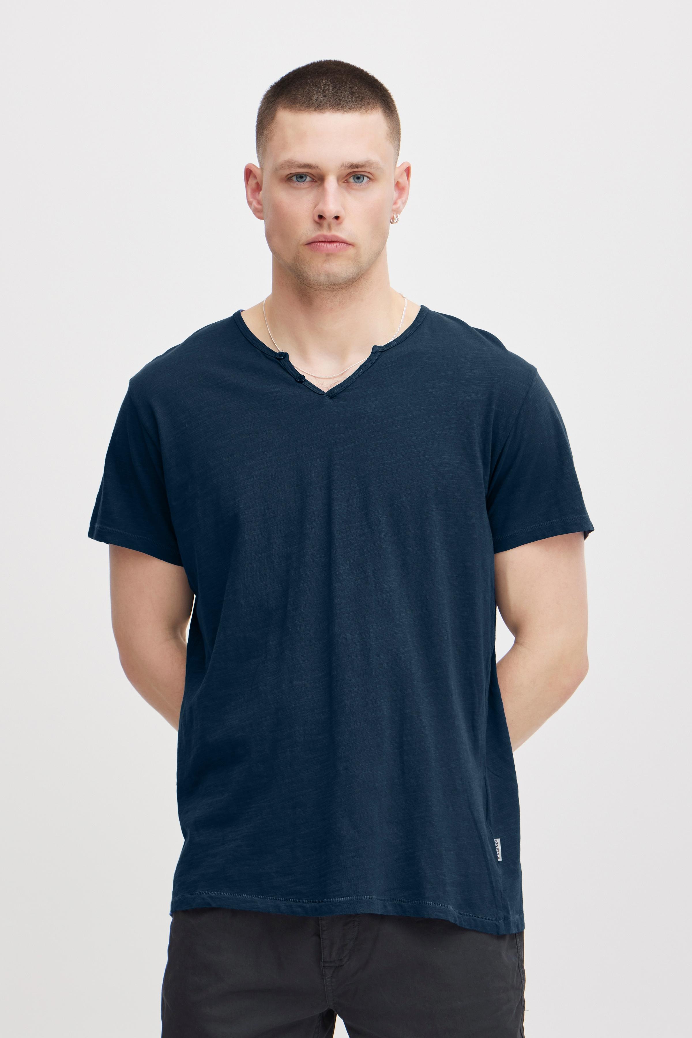 T-Shirt BLEND "BHAshton split neck tee", Herren, Gr. XL, blau (marineblaus), Single Jersey, Obermaterial: 100% Baumwolle, unifarben, regular fit hüftbedeckend, V-Ausschnitt, Shirts T-Shirt, mit Deko-Knopfdetail am Ausschnitt