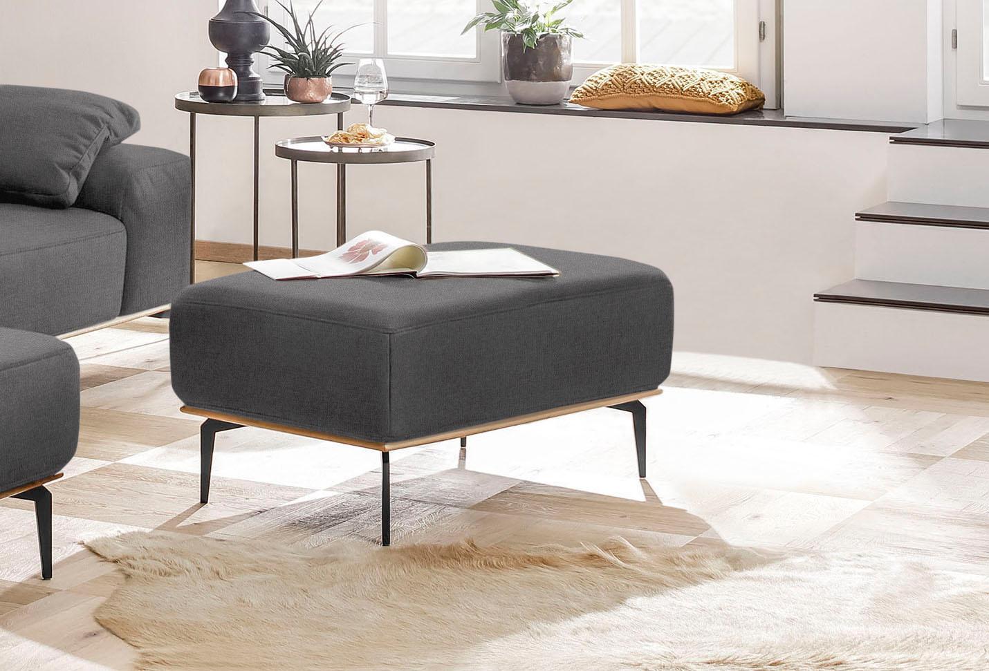 Polsterhocker W.SCHILLIG "run", grau (grau w82), B:75cm H:46cm T:60cm, Flachgewebe W82 Q2 (74% Polyacryl, 26% Polyester), Hocker, Polsterhocker, mit Holzsockel, Füße in Schwarz pulverbeschichtet, Breite 75 cm